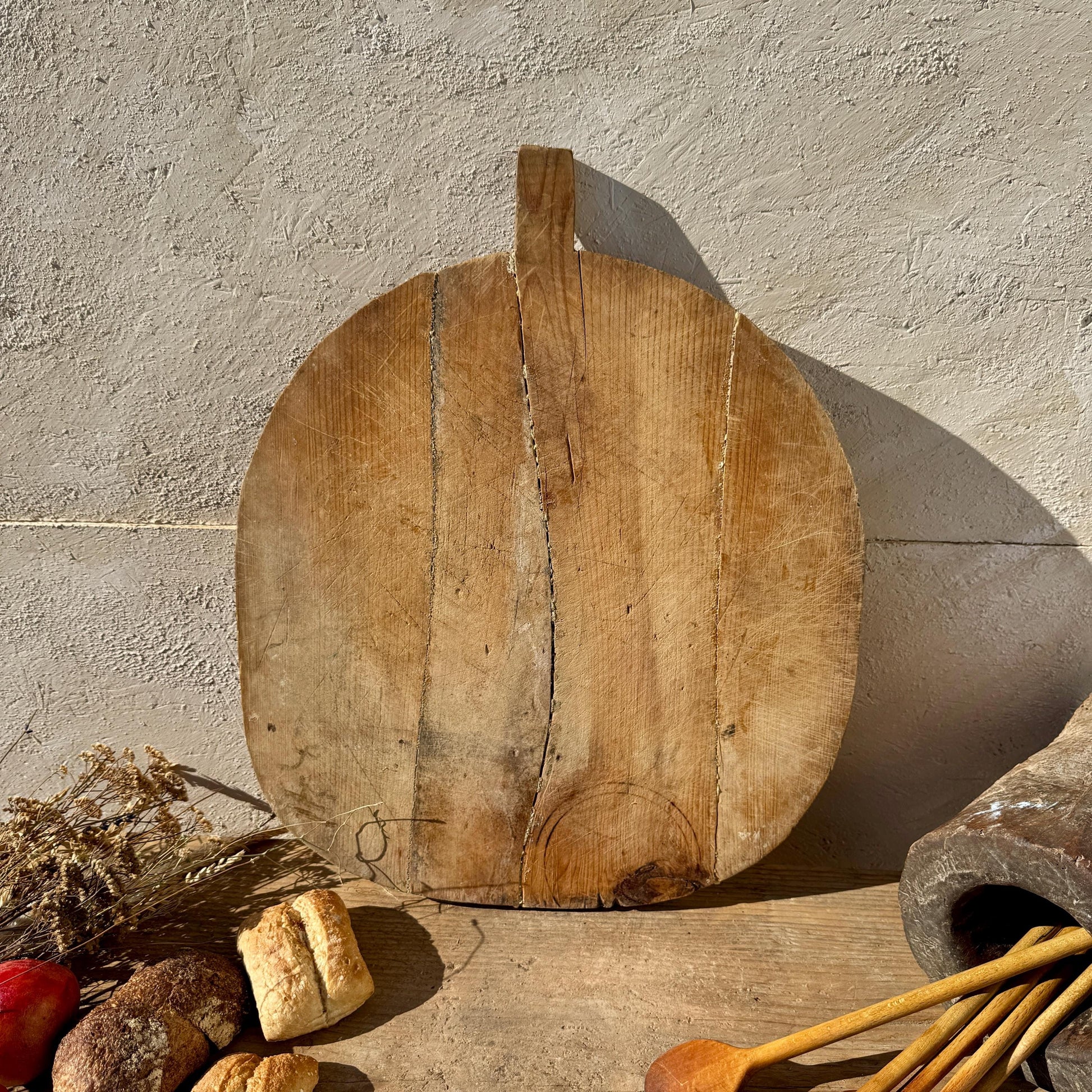 Vintage bread board, bread board, vintage cutting board, antique bread board,  antique cutting board, cutting board, primitive cutting board,  france bread board, antique butcher block, wabi sabi, vintage serving tray, old butcher block, cheese board