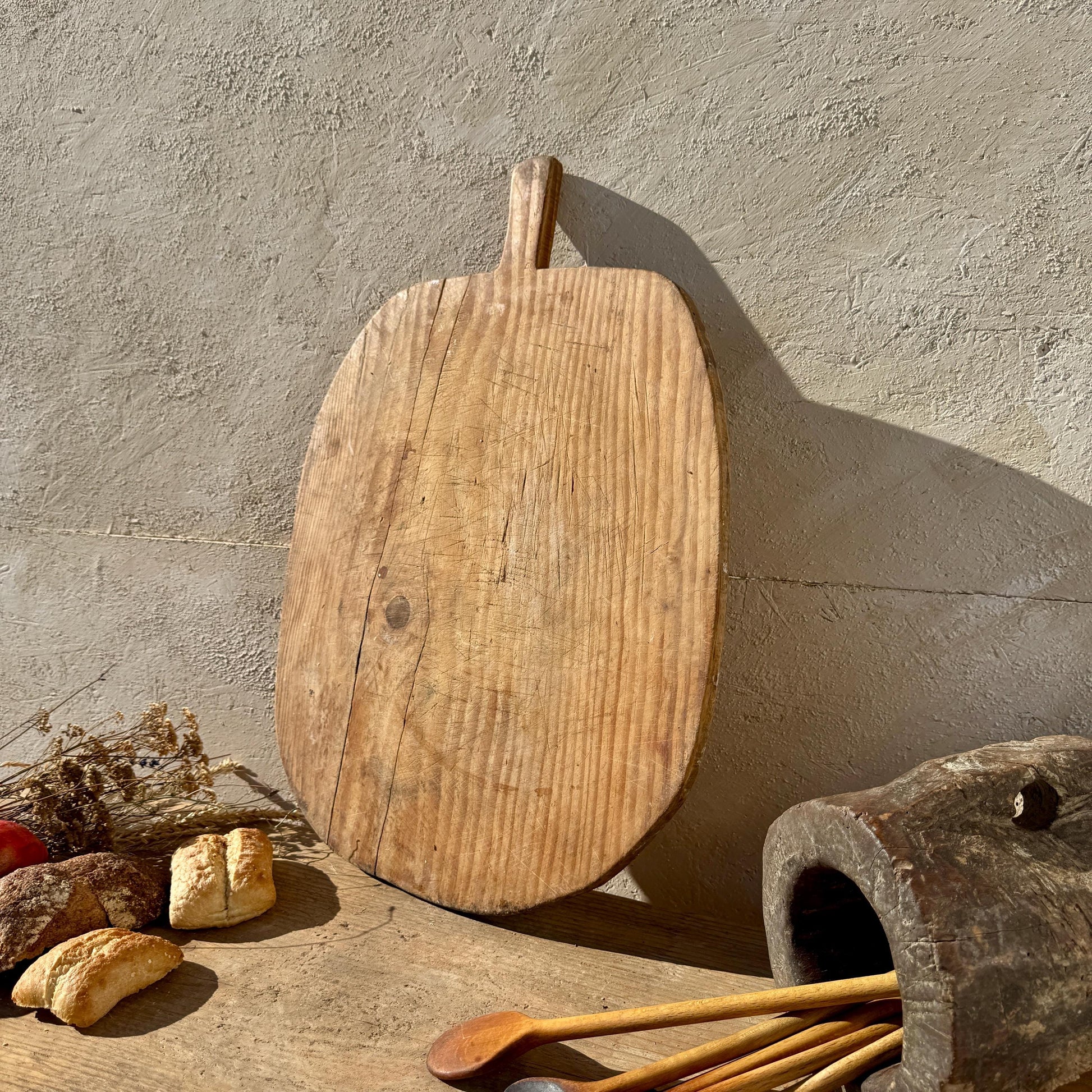 Vintage bread board, bread board, vintage cutting board, antique bread board,  antique cutting board, cutting board, primitive cutting board,  france bread board, antique butcher block, wabi sabi, vintage serving tray, old butcher block, cheese board